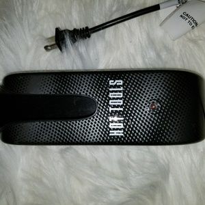 HOT TOOL 1 INCH FLAT IRON HOLDER